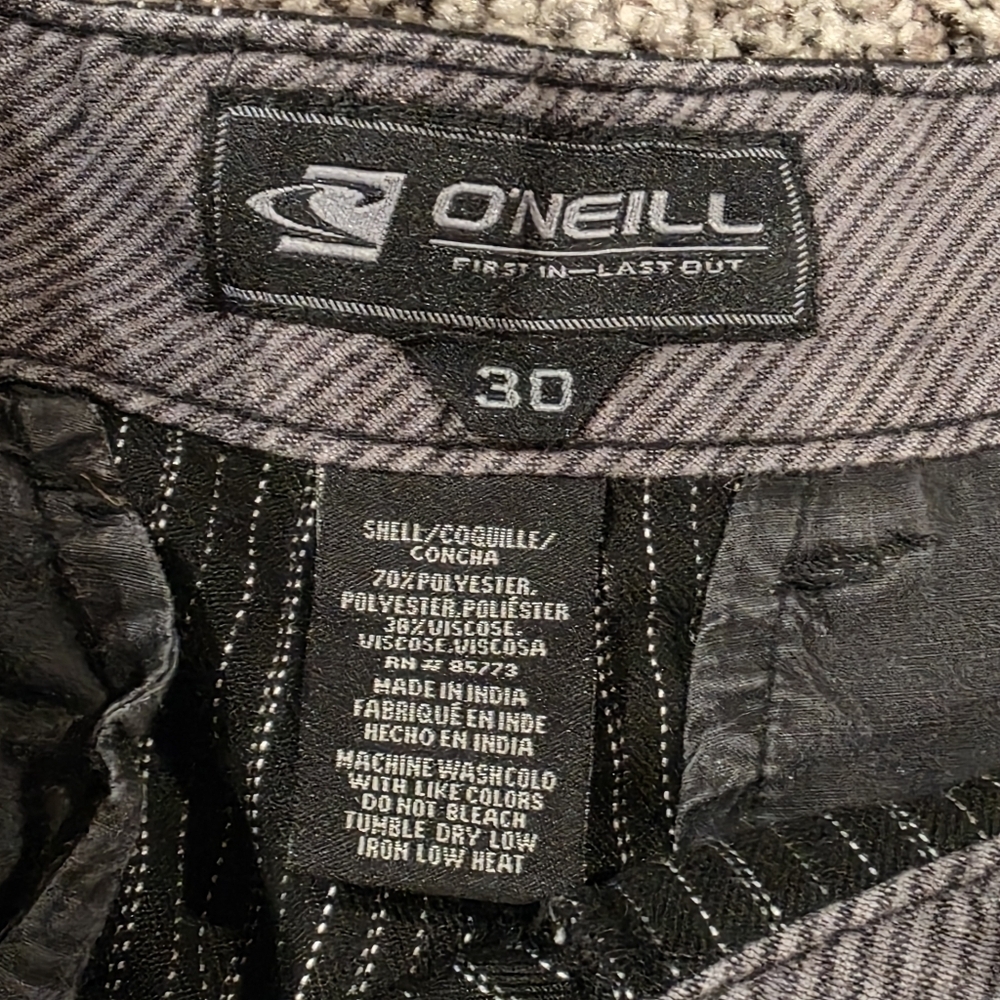 O'Neill Men's Black Pinstripe Shorts Size 30 - Picture 3 of 3